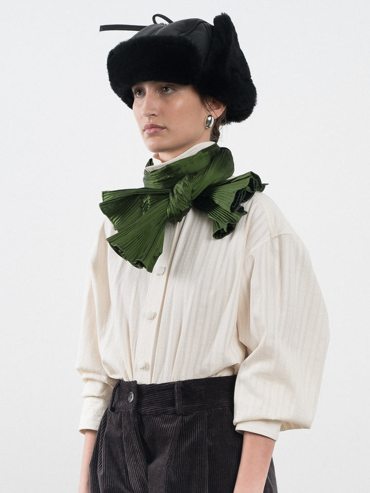 LEATHER BACK STRAIGHT HAIR TRAPPER HAT