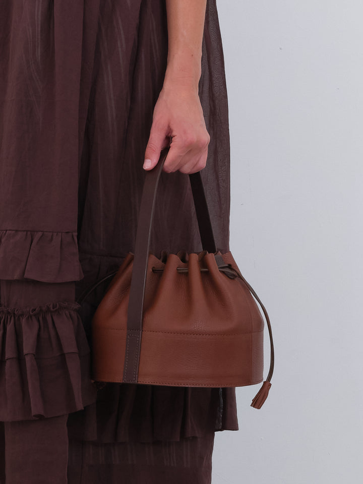 LEATHER DRAWSTRING COLLAR BAG