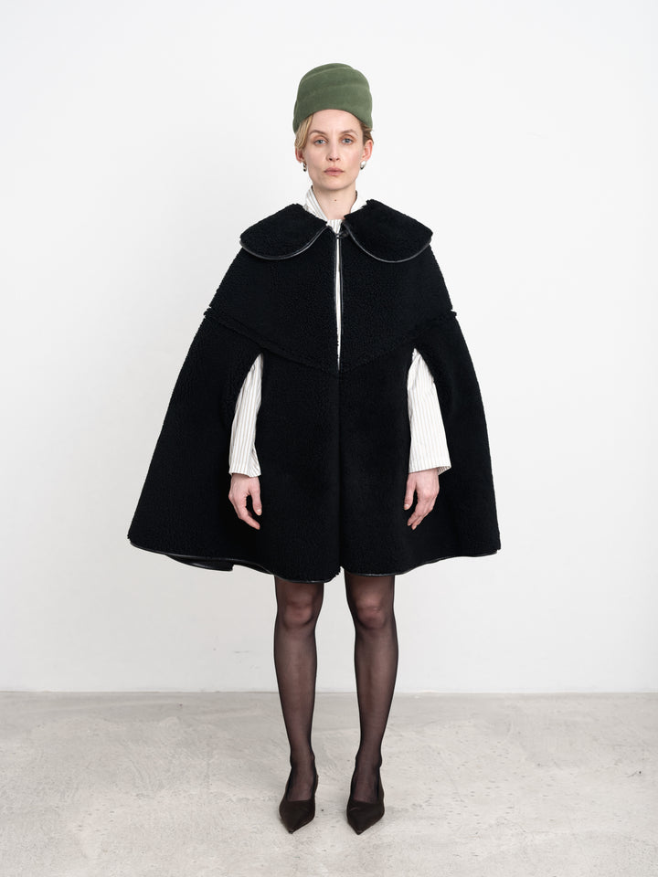 SUEDE BACK CURLY SHEEPSKIN ETTA CAPE