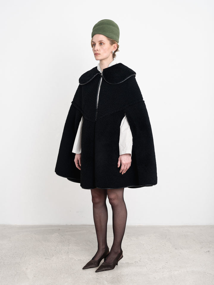 SUEDE BACK CURLY SHEEPSKIN ETTA CAPE