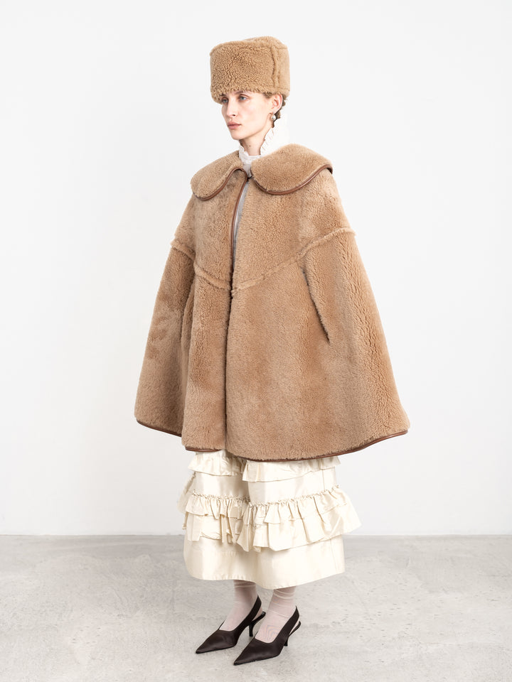 SUEDE BACK CURLY SHEEPSKIN ETTA CAPE
