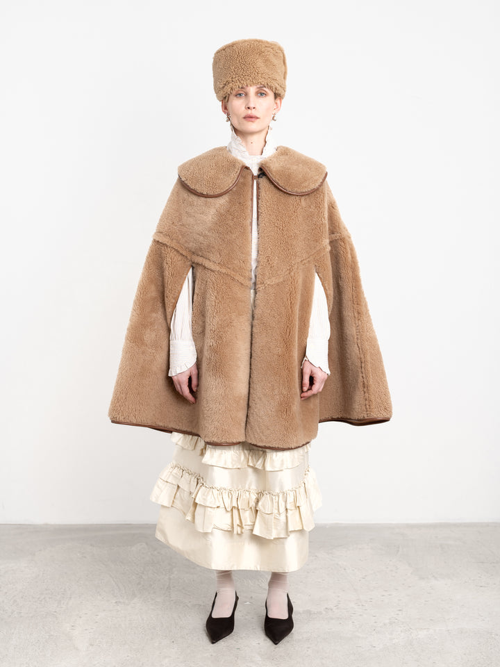 SUEDE BACK CURLY SHEEPSKIN ETTA CAPE