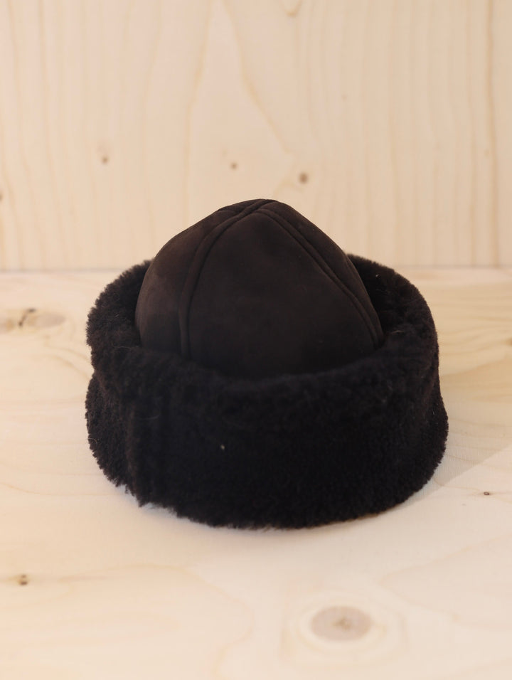 SUEDE BACK CURLY HAIR SHEEPSKIN CAP