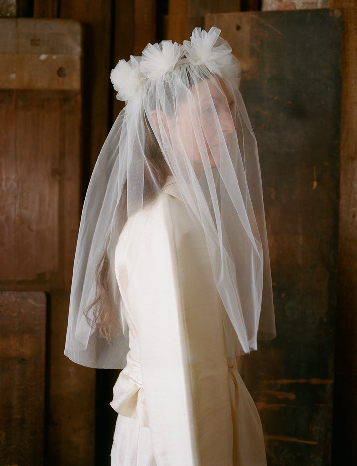 FLORA VEIL