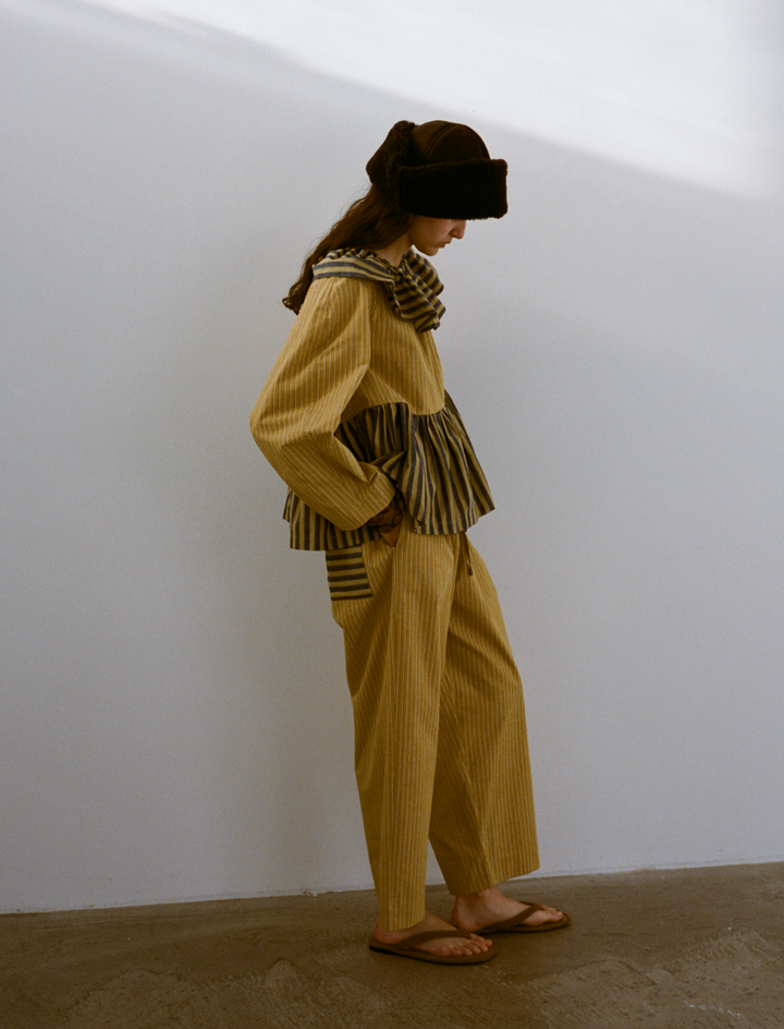 SUEDE BACK CURLY HAIR PENNY HAT